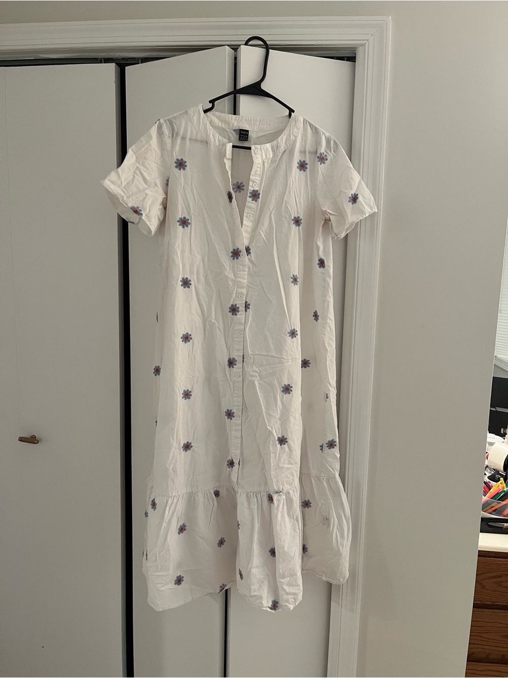 100% Cotton Lightweight Button-Down Maxi with Embroidered Flowers Size S